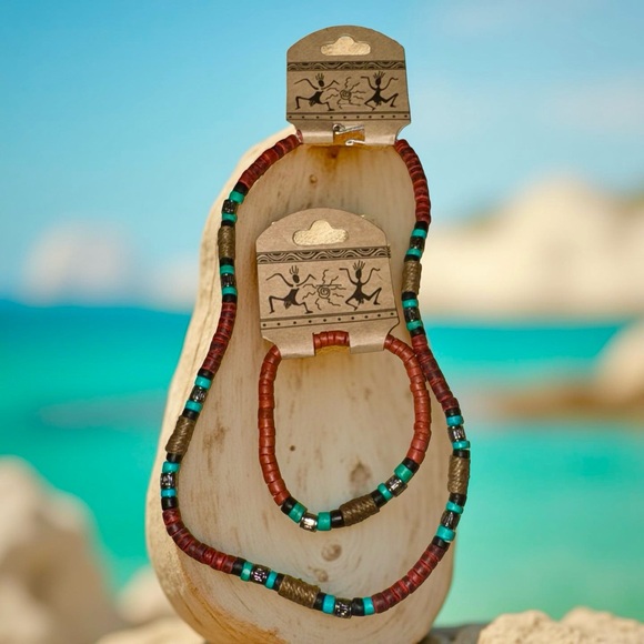 Jewelry - Shell Beads Necklace & Bracelet Set
